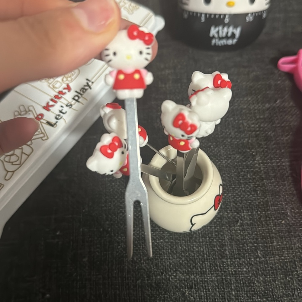 Hello kitty kitchen bundle - Picture 4 of 4